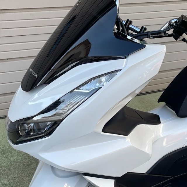 PCX 2025年モデル(白)